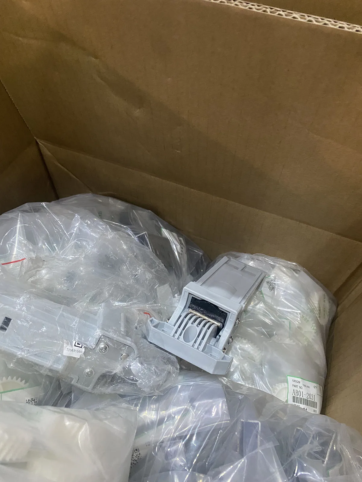 

1 комплект шарнира ADF в сборе CQ819-60011 для HP LaserJet Enterprise 700 Color M725 M775 MFP M725dn M725f M725z M775dn M775