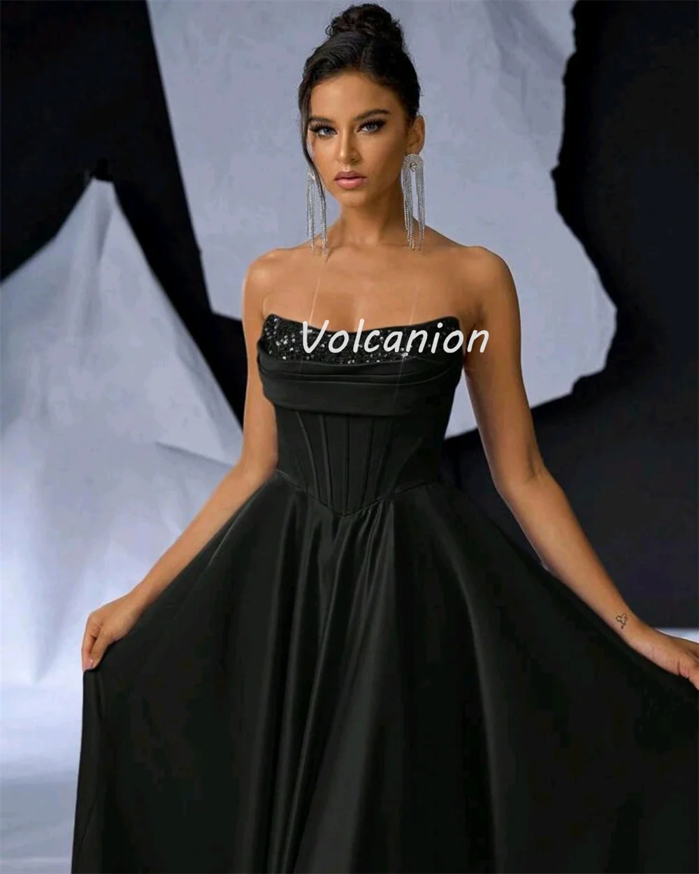 Customized High Quality Exquisite Charmeuse Sequined Pleat A-line Strapless Long Dresses Bespoke Occasion Dresses Fashion Sexy