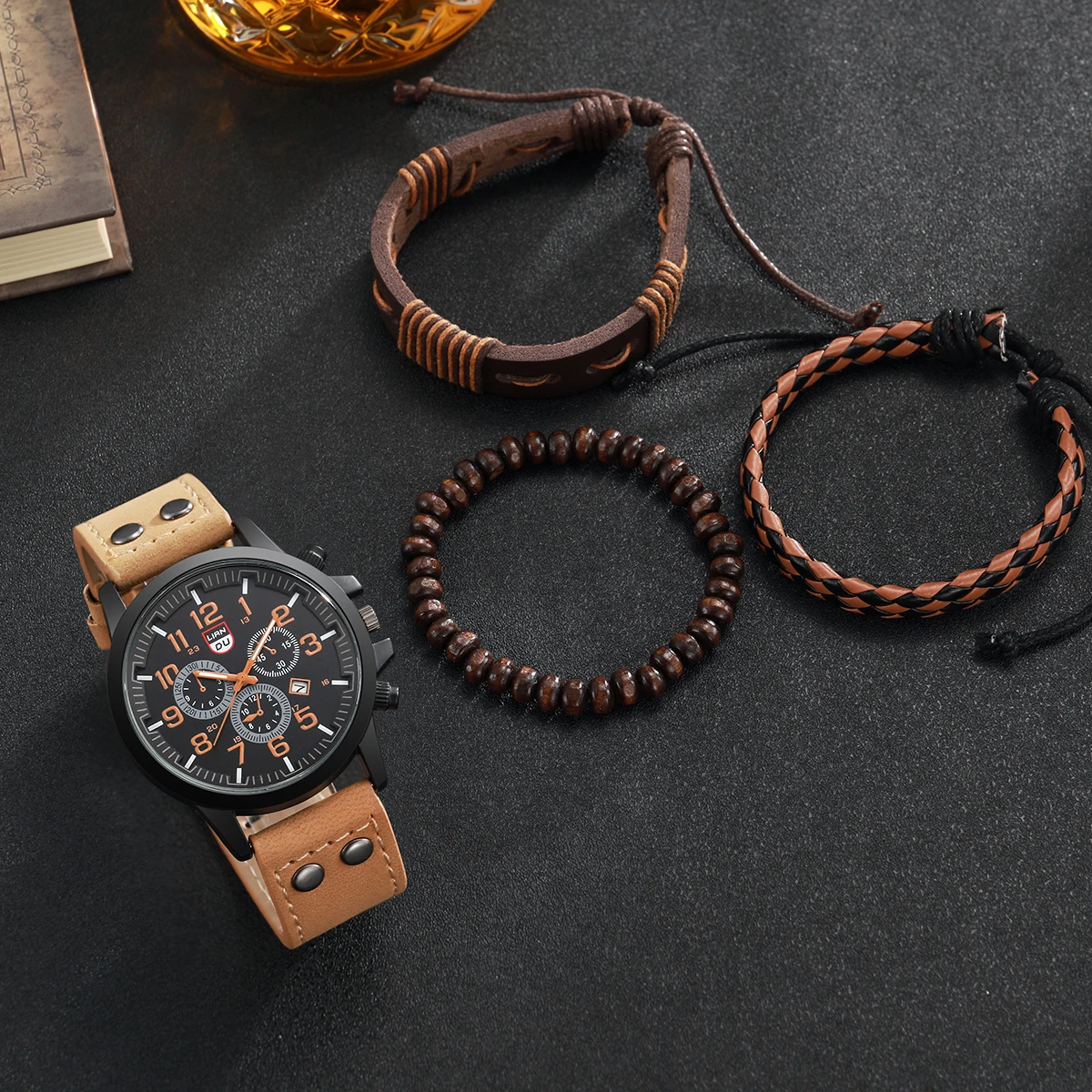 Sin caja de regalo Reloj clásico para hombre con cinturón de cuero de tres ojos, calendario, pulsera de cuero con cuerda de cuentas, 4 piezas