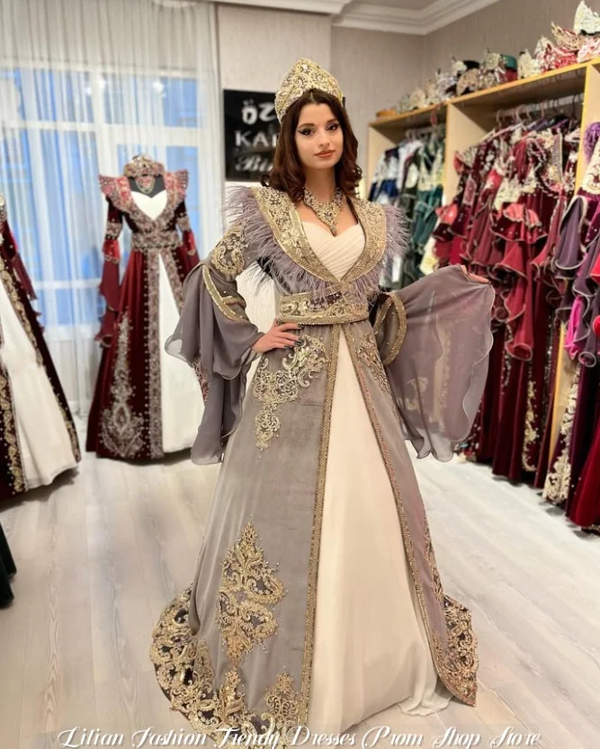 Aangepaste luxe paarse trouwjurk kristal applicatie kralen borduurwerk veren bruidsjurk formele avondjurk verlovingsjurk