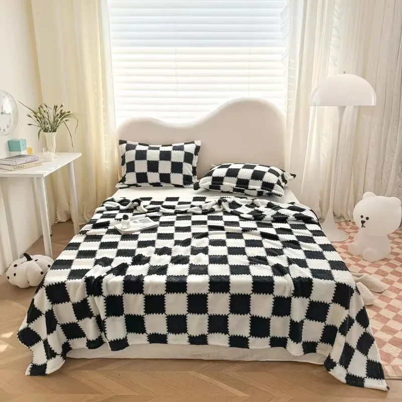 Cute Panda Checkered Plush Throw Blanket, Soft Cozy Fluffy Grid Pattern Bed Blanket, Warm Fuzzy Decorative Sofa Blanket