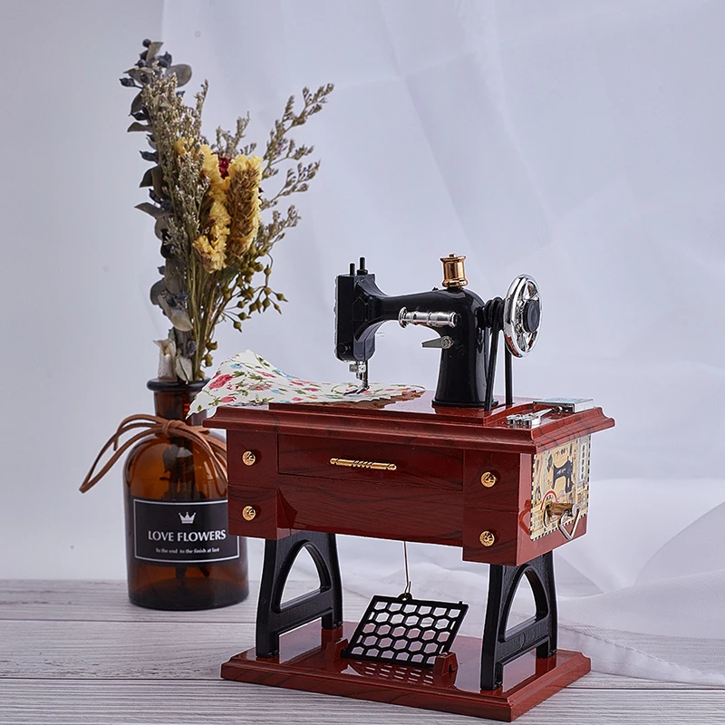 Retro Sewing Machine Music Box Clockwork Home Decor Craft Gift Vintage Themed Musical Sewing Clock for Creative Spaces