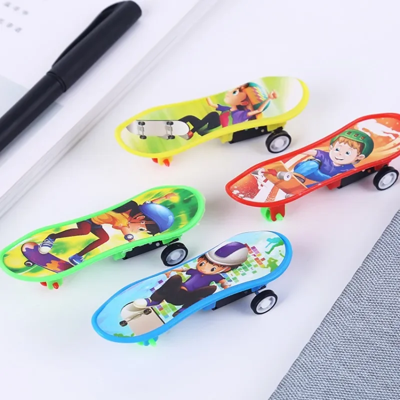 5pcs Mini Kids Finger Scooter Toys bambini festa di compleanno bomboniere ragazzi ragazze Pinata Candy Bag Fillers Carnival Christmas Pack