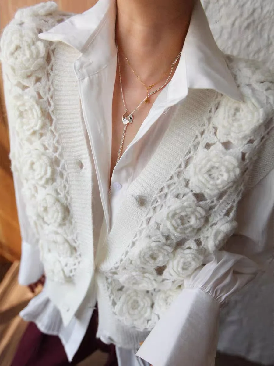 Hand Crocheted Rose Sweater Vest For Women Wool Ball Bat Needle Thick Line Loose and Thin Short Sweater Cardigan Women C-220