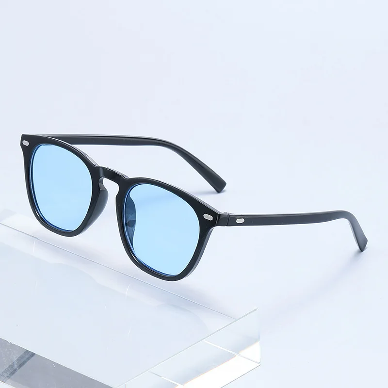 

New Fashion Square Classic Plastic Frame Women Sunglasses For Men Daily Life Shades Eyewear Accessories