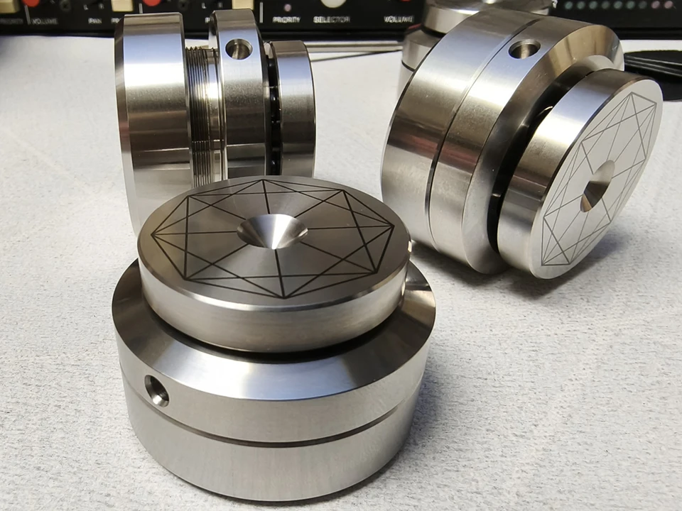 Edelstahl-Keramikkugel-Isolationsfüße, Stoßdämpfende Spike-Pads für Standlautsprecher, Verstärker und CD-Player – Detail 2