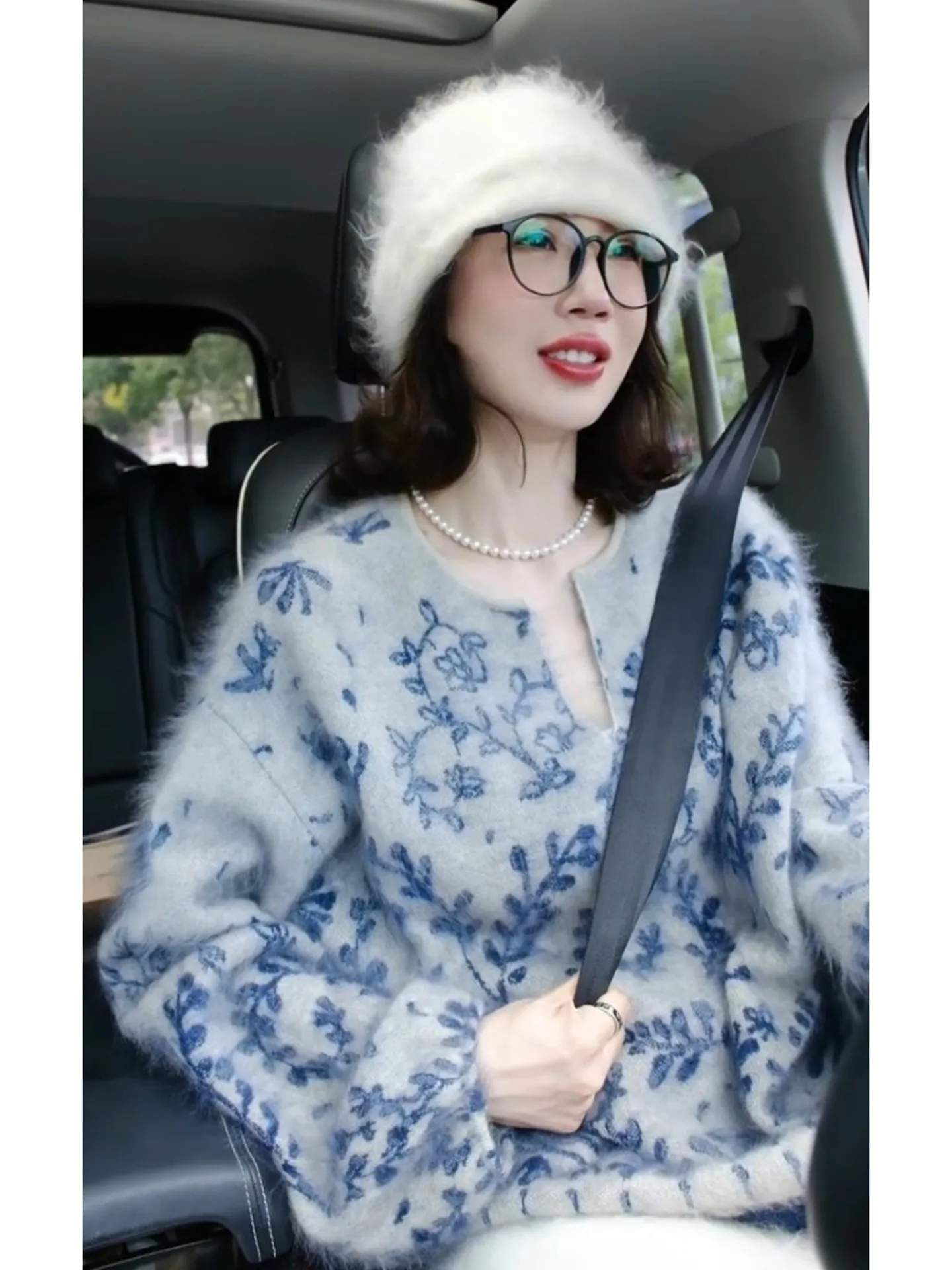 Early Autumn Korean Style Knitted Print V-Neck Top Lightweight Mature Unique Beautiful Short Length Commute Casual Wear