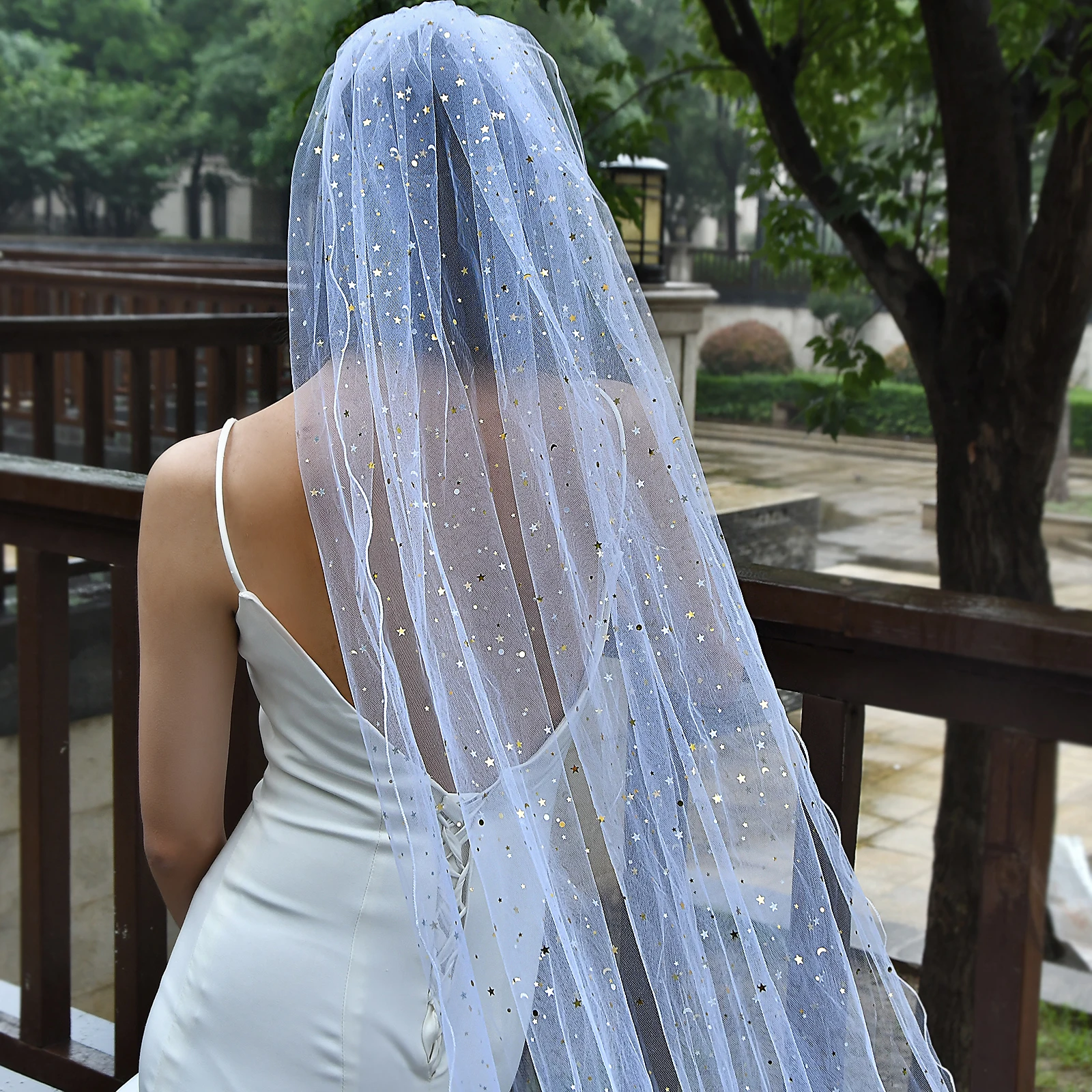 1 Tier Bridal Veils Sparking Bride Wedding Veil with Comb Moon Star Pencil Edge Cathedral Length Wedding Accessories M14A