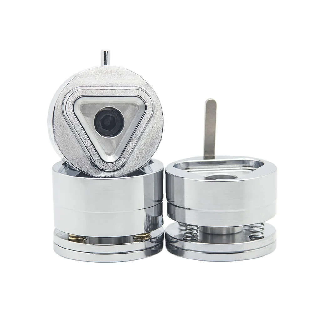 

Triangle 40x40mm Mould Interchangeable Button Badge Making Machine Mould