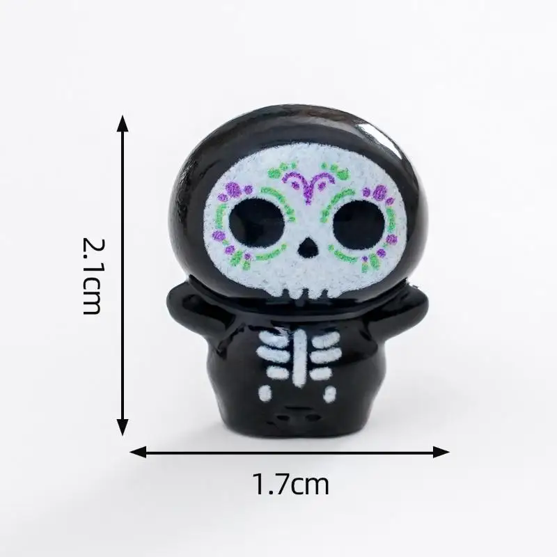 Niedliche Mini-Harz-Zucker-Schädel-Statuen, 6 Stück, im Cartoon-Stil für Halloween, Innenraum-Party-Tischdeko, Geschenk für Schädel-Liebhaber – Detail 9