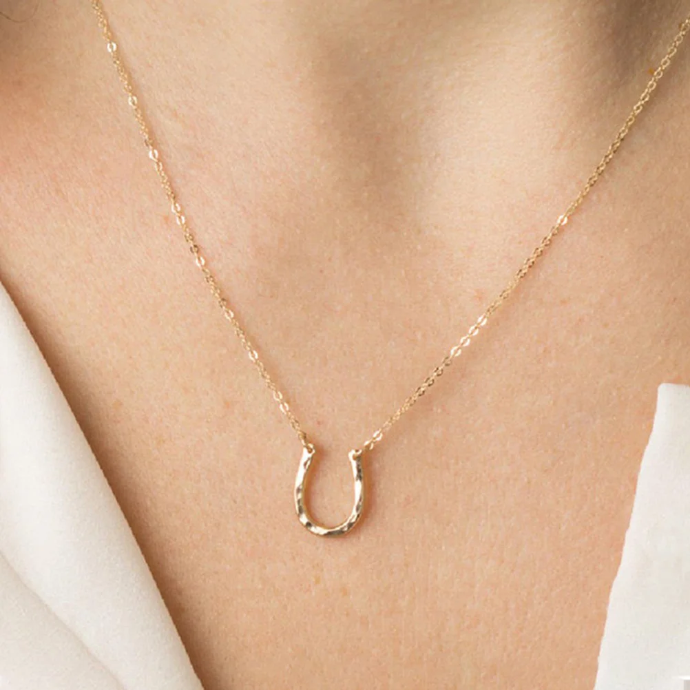 U-Shaped Pendant Necklace Exquisite Horseshoe Design Fashion Accessory Girls Mothers Bridesmaids Horseshoe Necklace