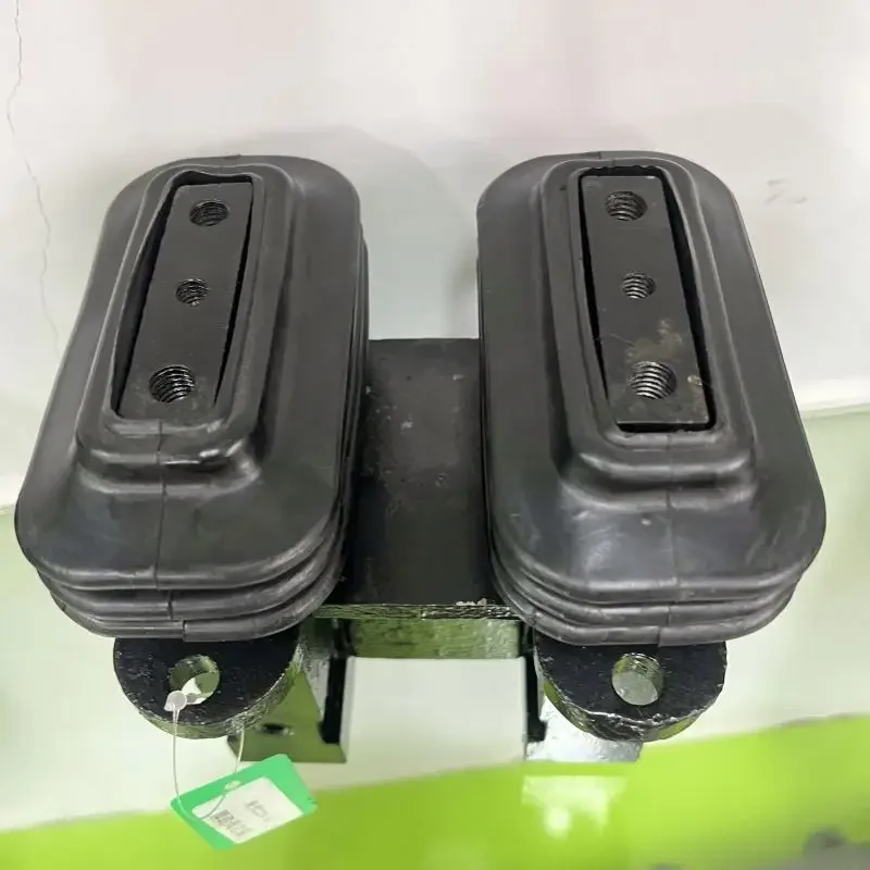 Good price  Excavator Spare Parts Hydraulic Foot Pedal Valve 200-5 foot pedal valve R-5 foot pedal valve excavator parts