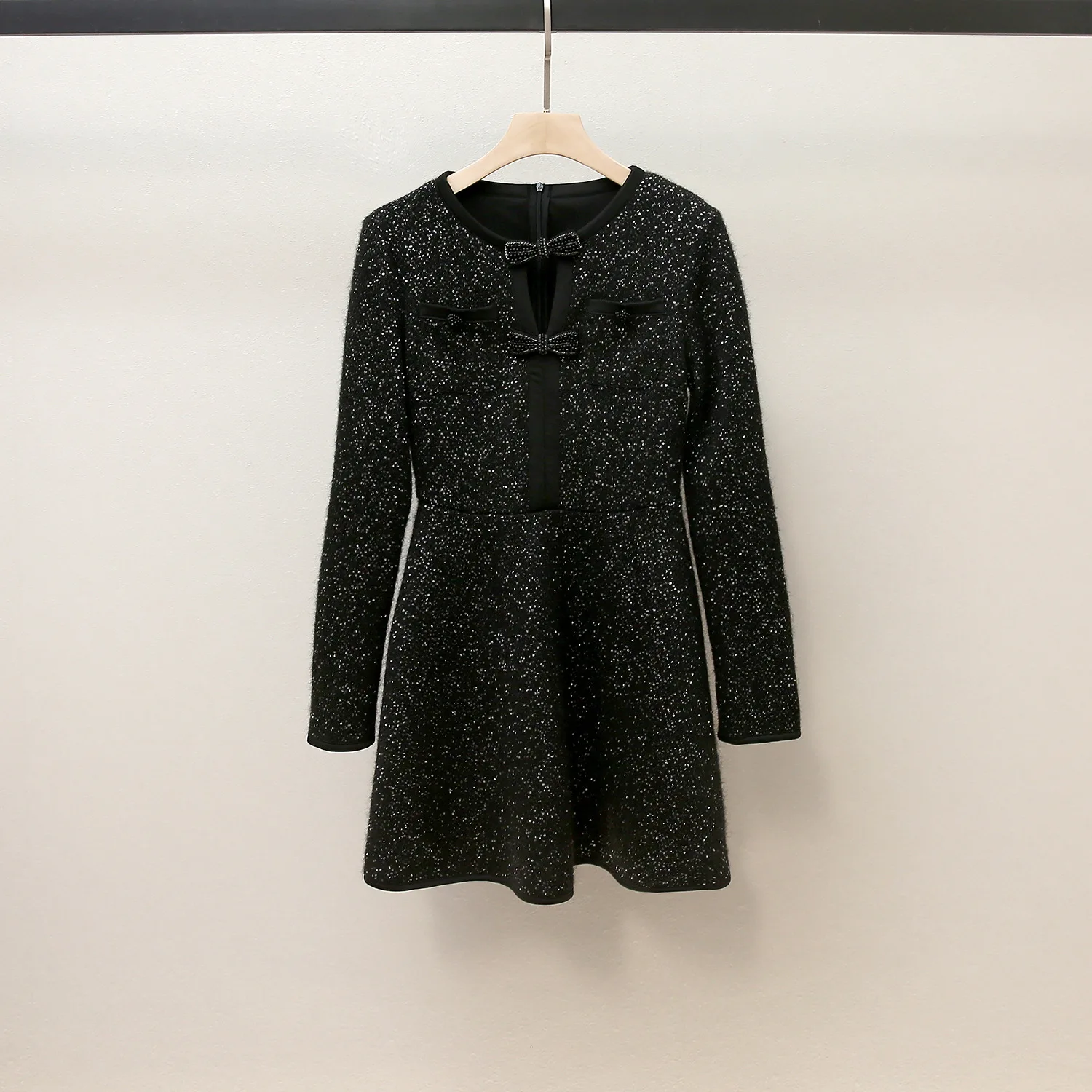 

Autumn Winter New Luxury Heavy Beaded Hollow Bow Slim Sequin Knitted Dress for Women