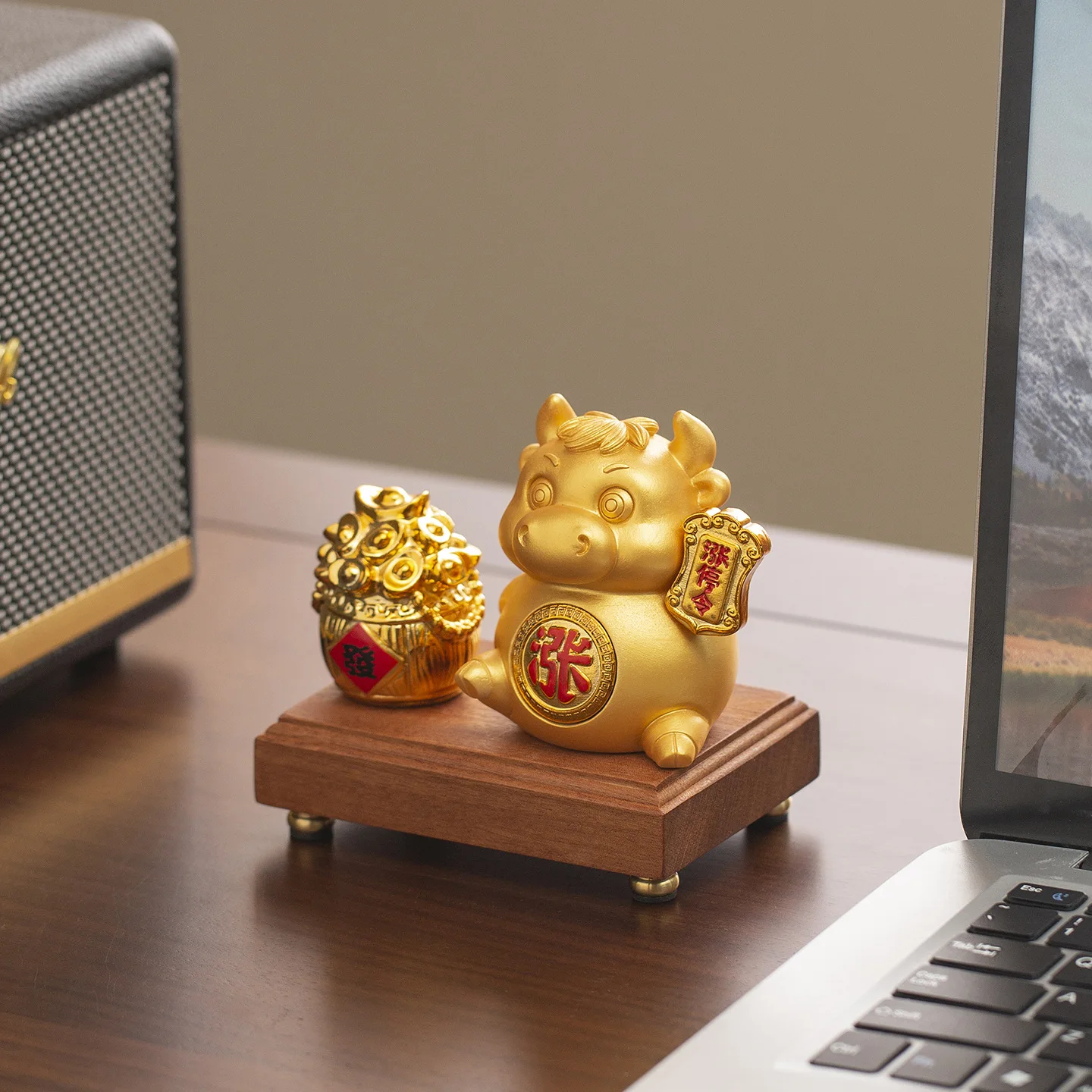 Wall Street Bull Ornament, Office Desktop Stock Market Mascot for Bull Market, Lucky Fortune Decor, Birthday Gift