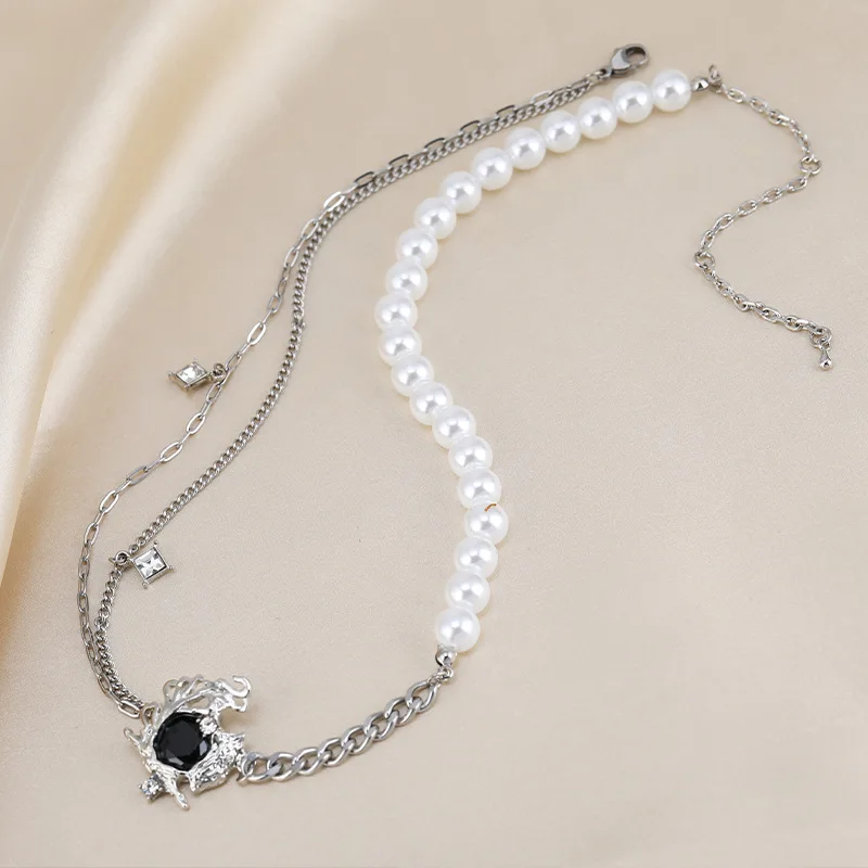 

Titanium steel letter square pendant women's necklace, simple double-layer stacked collarbone chain