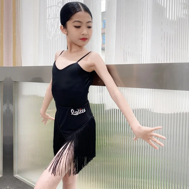 ชุดเต้นลาตินแบบสั่งตัดสำหรับเด็กผู้หญิง สายเดี่ยว กระโปรงผ่าแต่งพู่ ชุดซ้อมเต้น กางเกงขากระดิ่ง