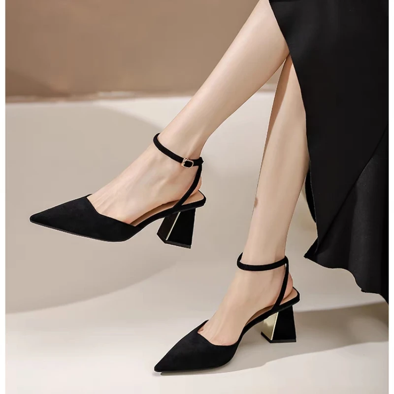 2023 Summer New Pointed Fashion One Line Buckle Style Shallow Mouth Sandals Women\'s Comfortable Banquet Shoes Women