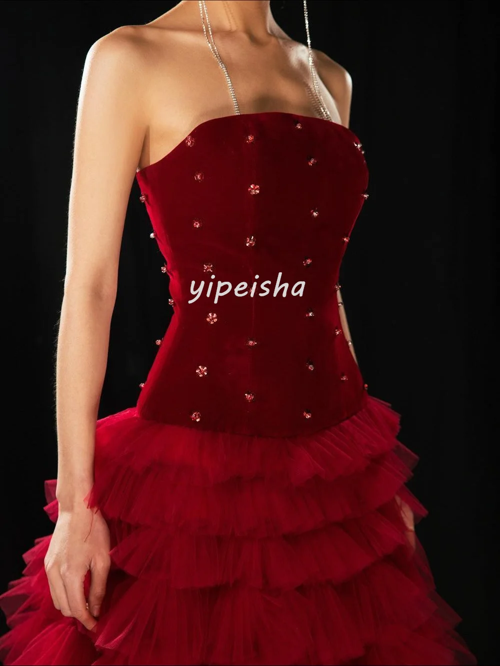 맞춤 제작된 정교한 튤 플리츠 티어드 라인스톤 A라인 스트랩리스 롱 드레스 맞춤형 행사 드레스 다양한 사이즈 캐주얼