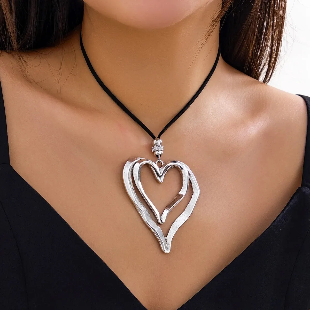 Exaggerated Silver Color Big Love Heart Pendant Necklace for Women Bohemian Leather Wax Rope Neck Chain Y2K Jewelry Accessories