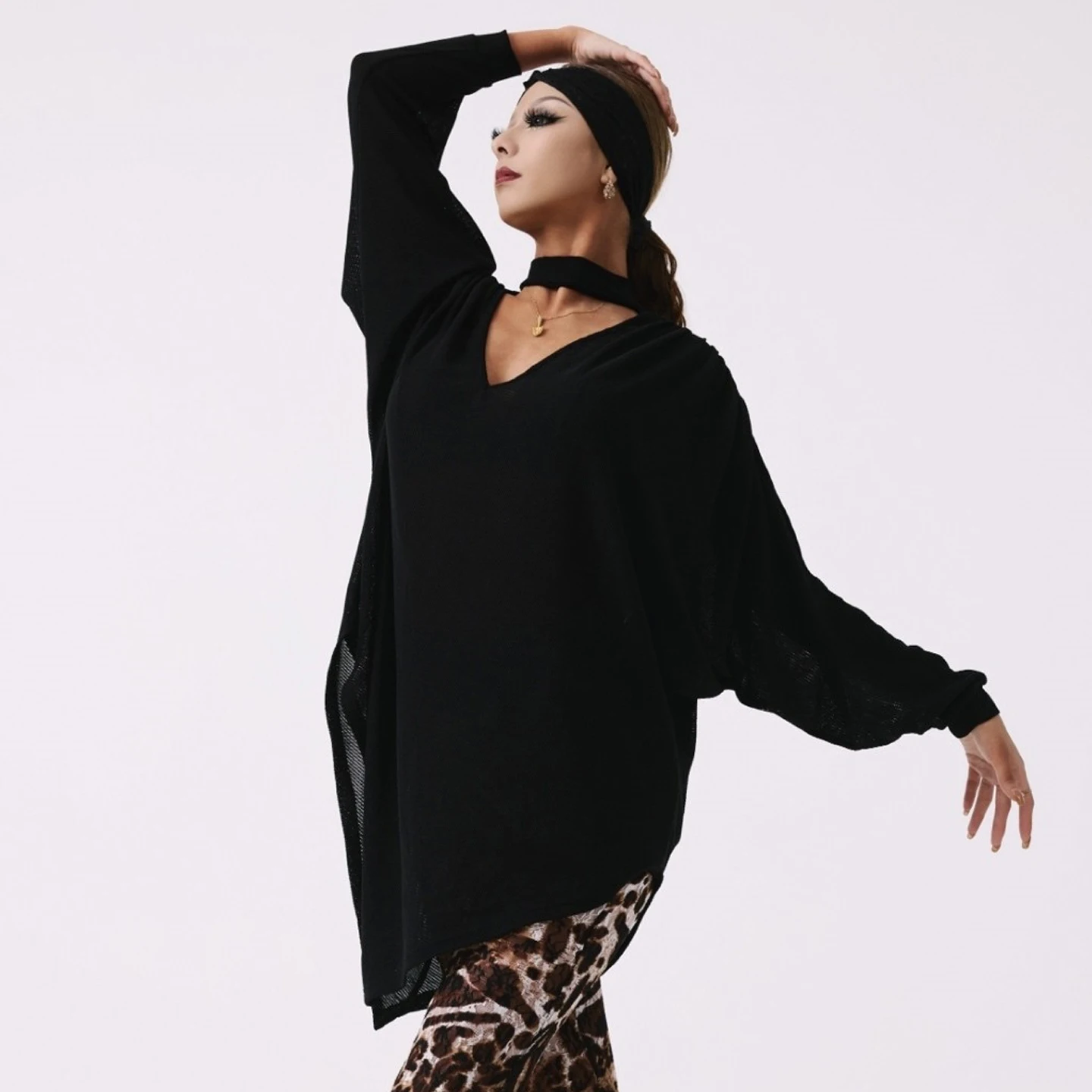 

Топы для латинских танцев для взрослых, женские черные свободные топы с длинными рукавами, одежда для тренировок по румбе и самбе, топы нестандартной формы DNV26209