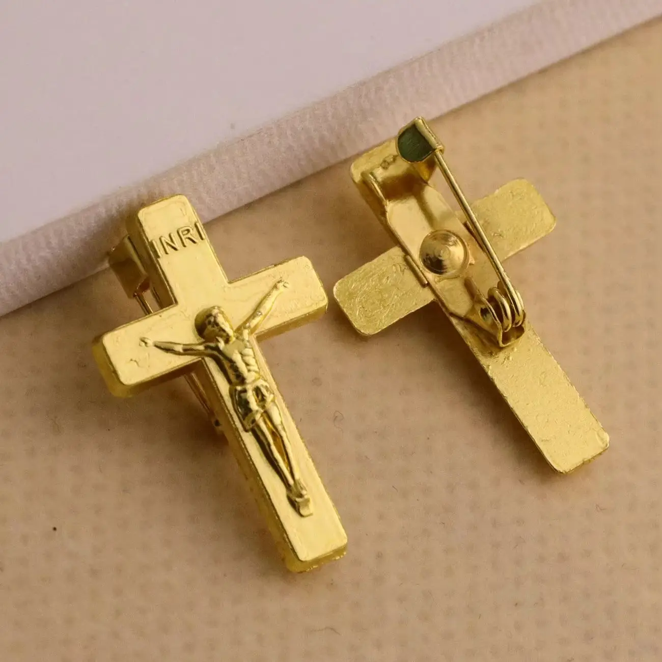 15Pcs Crucifix Cross Brooches Christian INRI Cross Badges Lapel Pin Breastpin for Clothes Jewelry Accessories Gift
