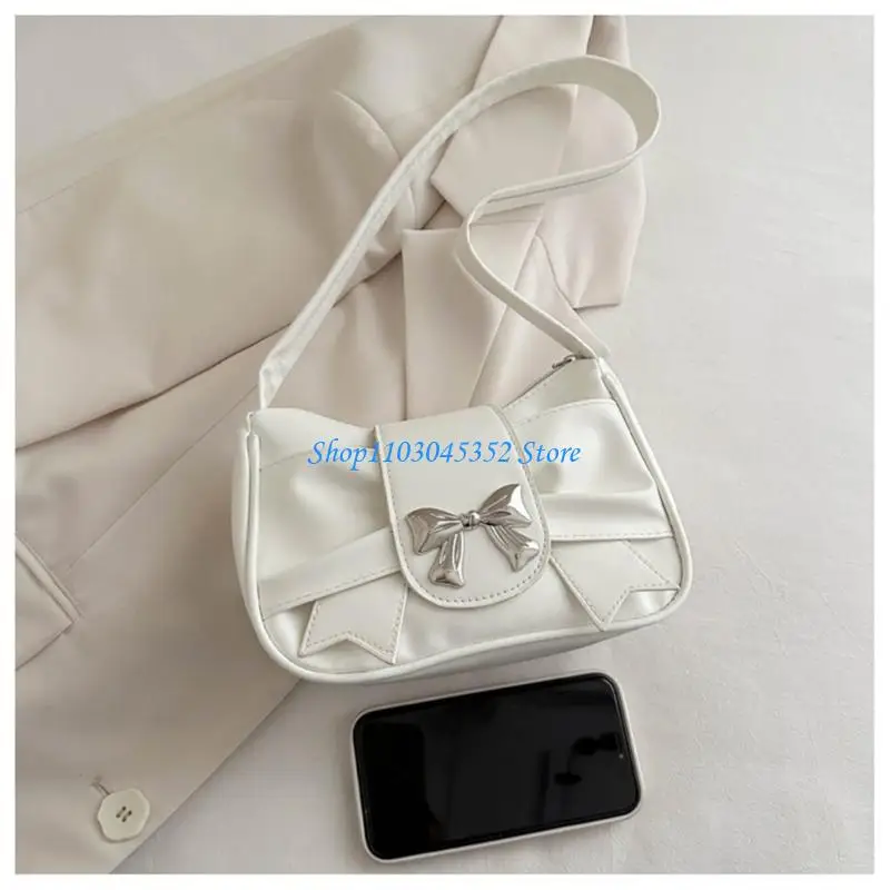 

A3pe Женщины с плиссированной сумкой подмышки в кожа