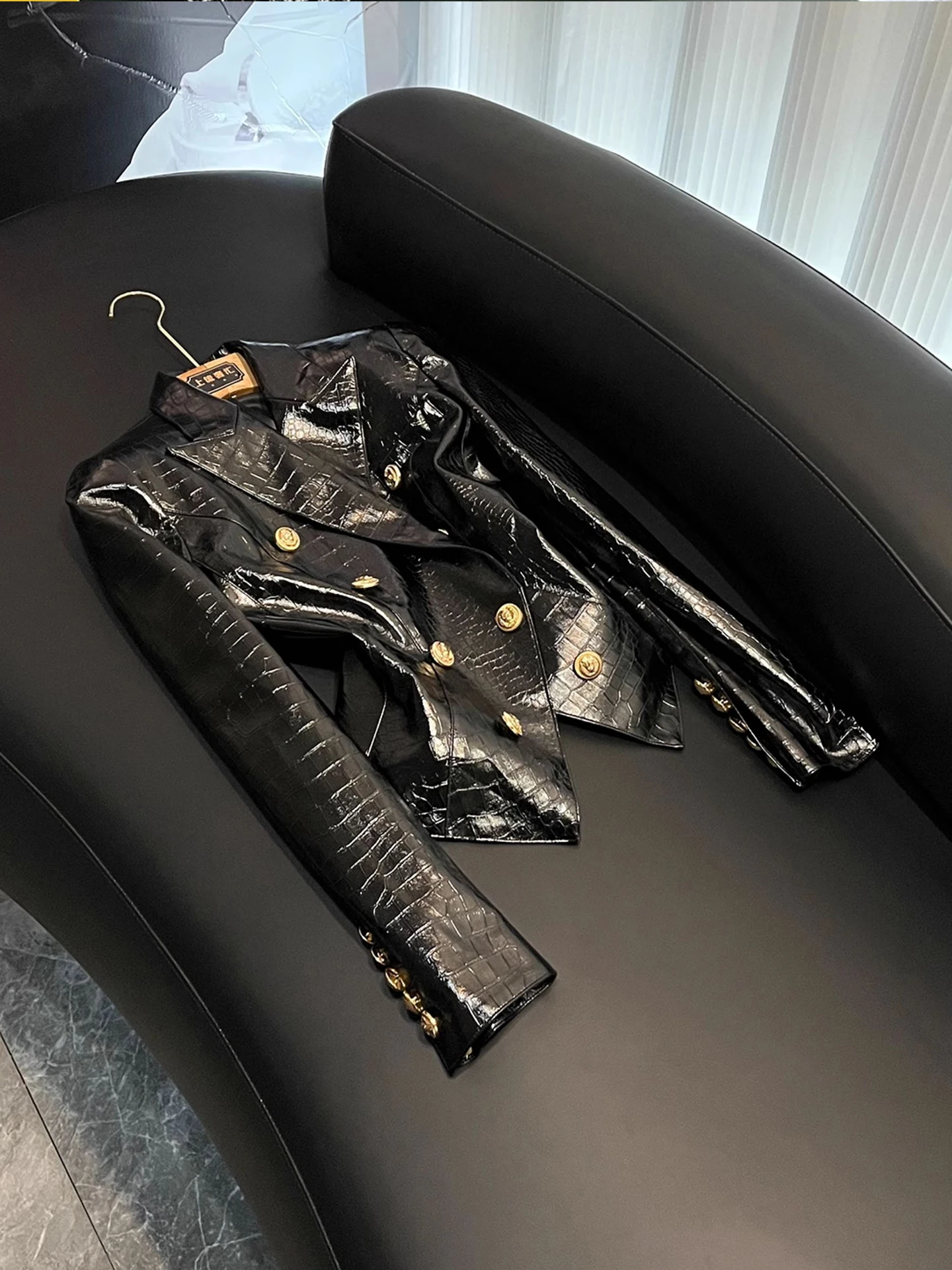 

Новый модный жилет из черной искусственной кожи с подкладкой на плечах, приталенный, с длинными рукавами, для повседневной носки, B267