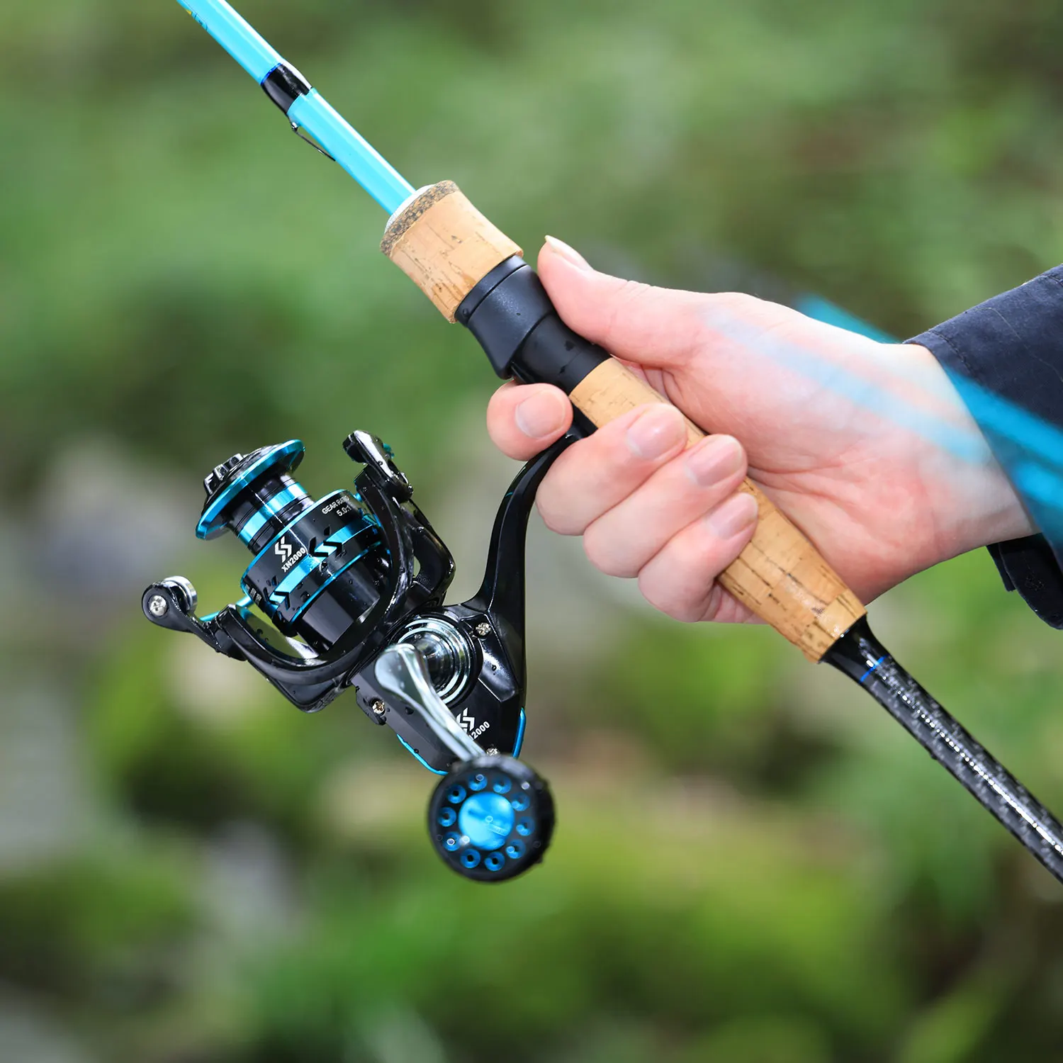 Sougayilang 2000-7000 بكرة صيد دوارة 12 + 1BB بكرة ألومنيوم عالية القوة أقصى سحب 16 كجم هدية مجانية 500 متر خط نايلون Pesca #5