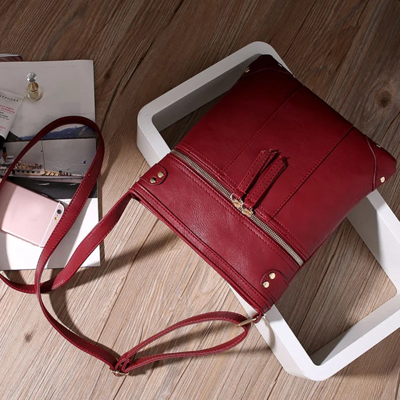 Pu Leather Women's Messenger Bags Rivet Tote Luxury Fashion Vintage Winter Designer Outdoor Travel Shoulder Ladies Bucket Purse