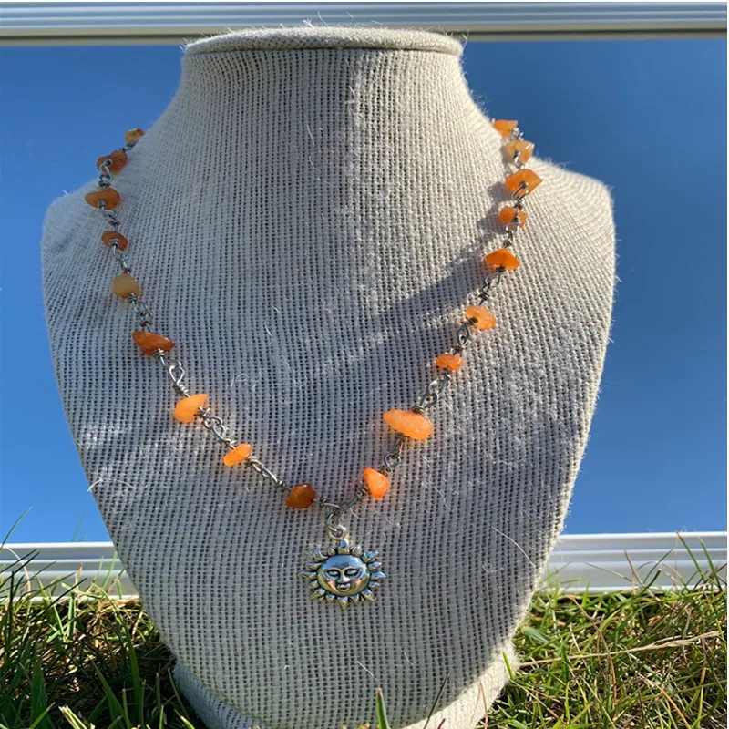 Sun charm Crystal Necklace, Sun Crystal Chip Necklace, Boho Crystal Necklace, Sun Crystal Necklace, Hippie Necklaces, Crystal Ch