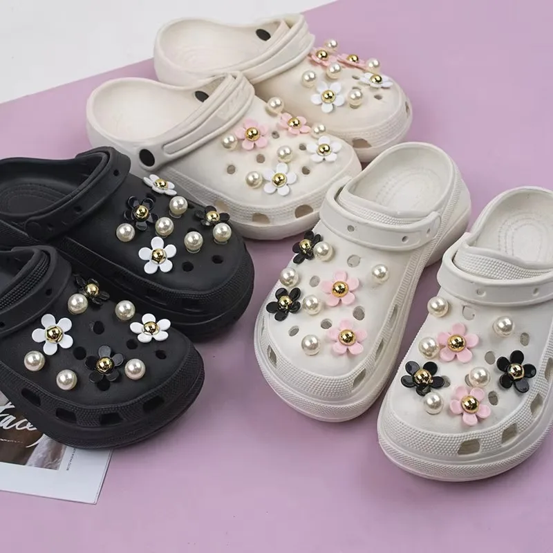 Whole Set Hot Sale DIY Hole Shoes Charms Sweet and lovely Daisy pearls  Accessories Designer Garden Shoe Decoration Girl Gift