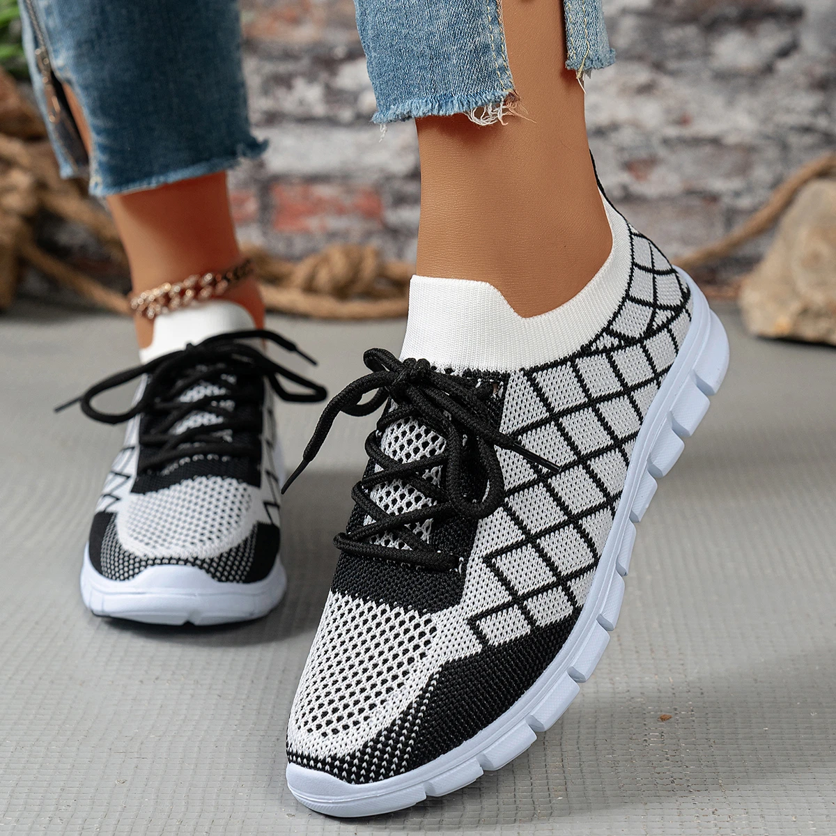 女性用ニットソックススニーカー、菱形パターン通気性軽量快適レ - Knit Fabric Lace Up Sneakers のレビューと価格