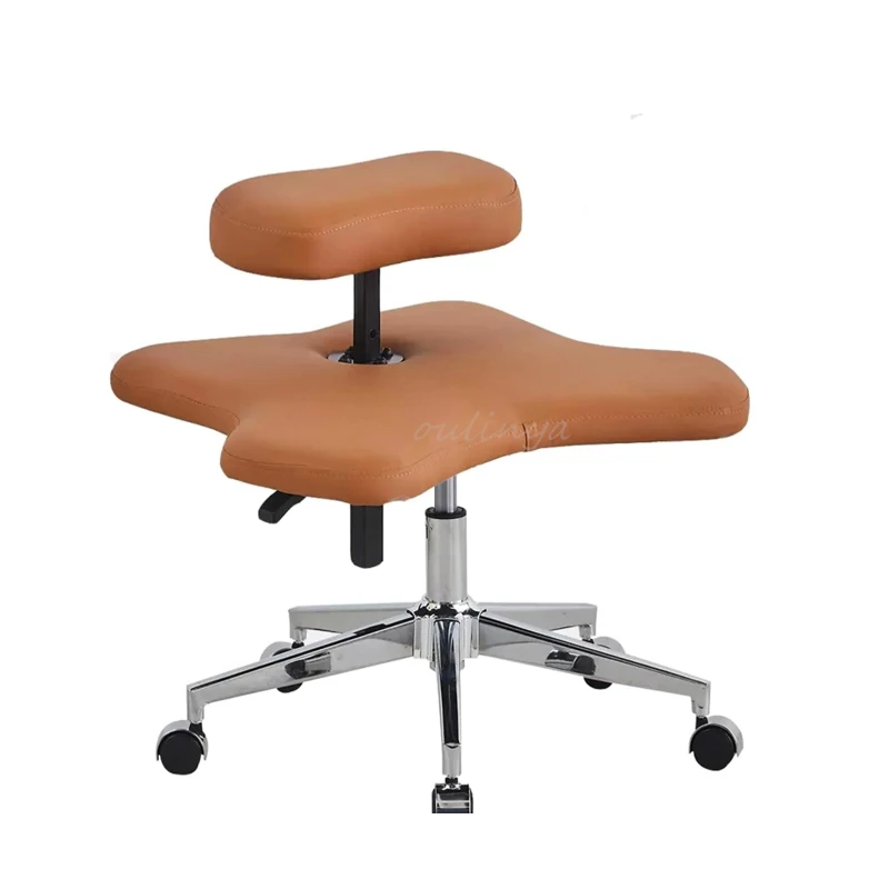 escritorio-de-ordenador-de-cuero-moderno-con-sillas-giratorias-ergonomicas-y-comodos-muebles-de-oficina-familiares