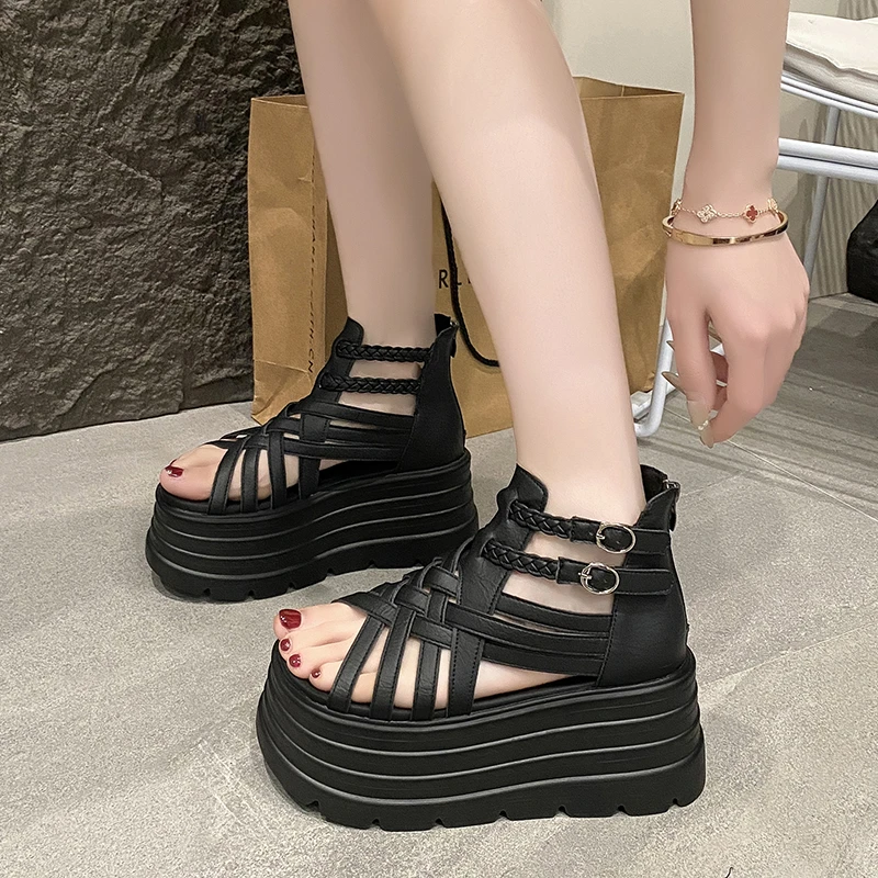8 センチメートルデザイナー女性の夏のレザーサンダルオープン - Wedge Espadrille Women のレビューと価格