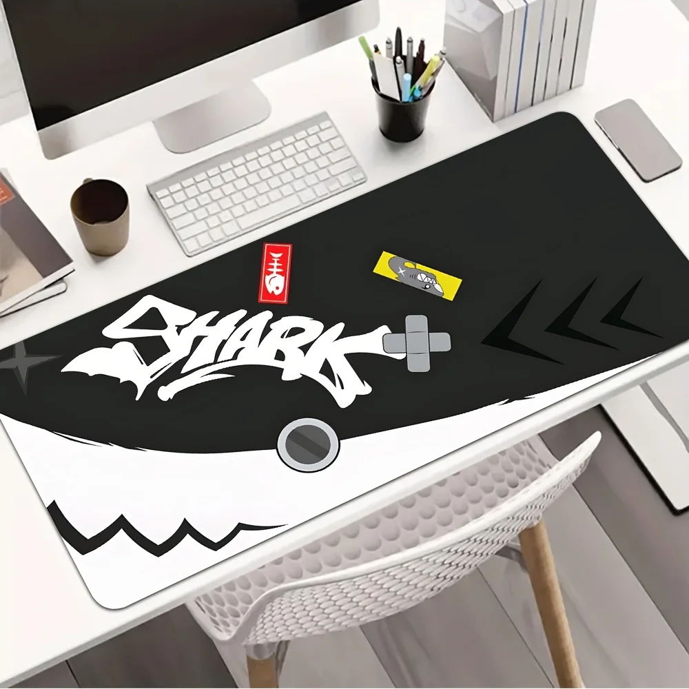 Tappetino da scrivania da gioco Ellen Joe Tail da 1 pezzo - Base in gomma antiscivolo, tappetino per computer con grafica Shark con design da gioco in bianco e nero - Lavabile