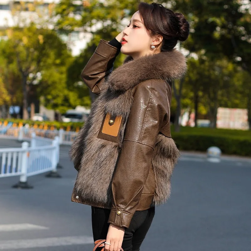 2023 Herfst Winter Korte Vrouwen Warme Outwear Mode Trend Jas Korte Losse Elegante Temperament Imitatie Vossenbont Jas Vrouwen