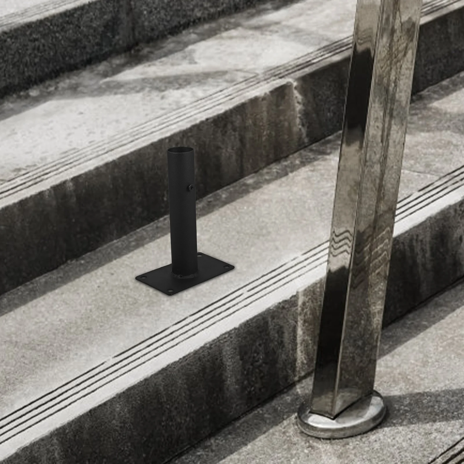 

2Pcs Garden Fence Base Metal Post Bracket Support Heavy Duty Yard Barrier Fixer for Outdoor Indoor Dog Fence Post Base Mount