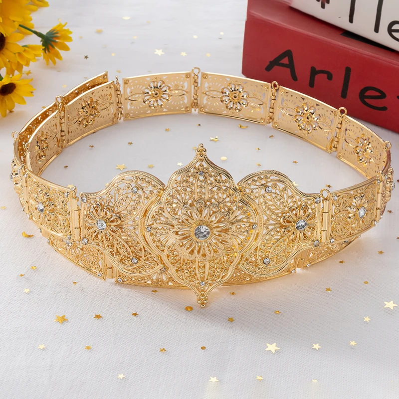 حزام تخريمية للعرائس العربي - خيارات ألوان متعددة مع لهجات زهور كريستالية رقيقة لأناقة ثوب الزفاف البسيط