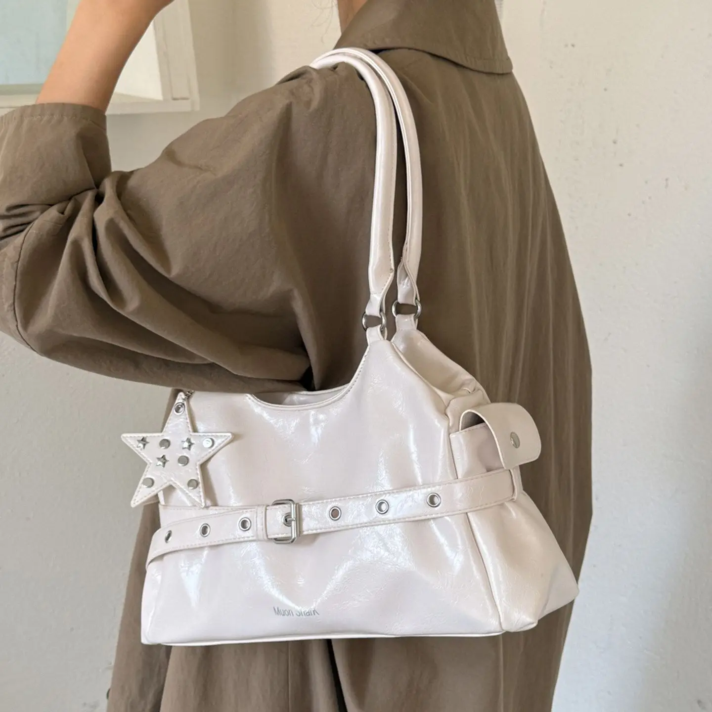 American Retro PU Leather Strap Star Pendant Large Capacity Storage Bag Tote Bags Shoulder Bag Underarm Bags Woman Bag
