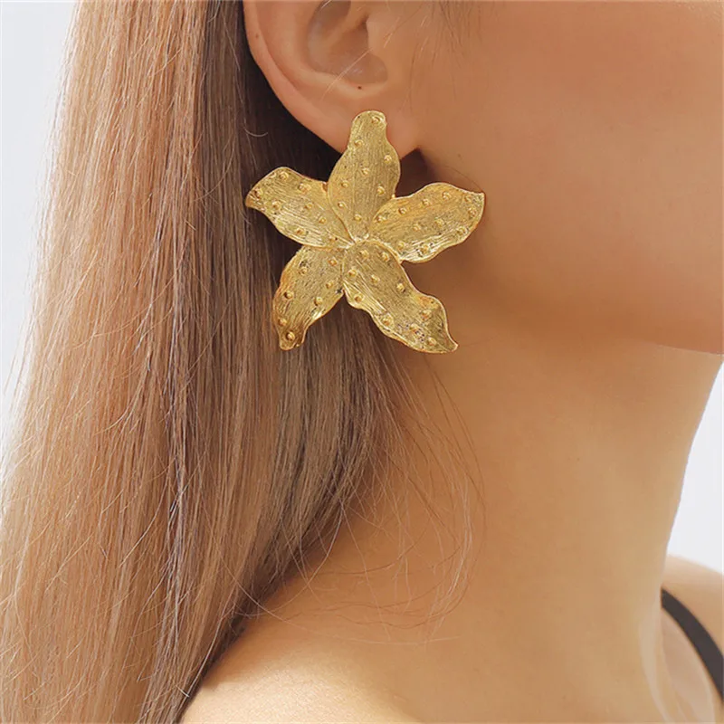 XIALUOKE Vintage Geometric Metal Starfish Stud Earrings For Women Exaggerated Marine Style Gold Color Earrings Party Jewelry