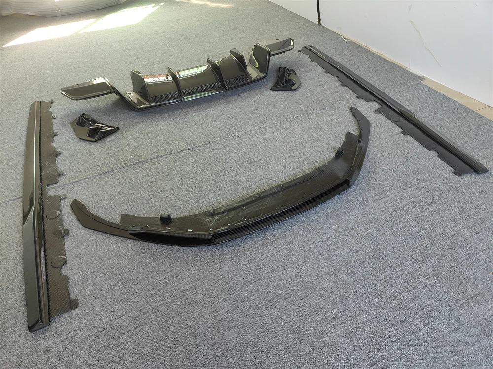 

Used for Audi R8 Upgrade with High-quality P-style Carbon Fiber Front Bumper Splitter Side Skirt Rear Diffuser Body Kit