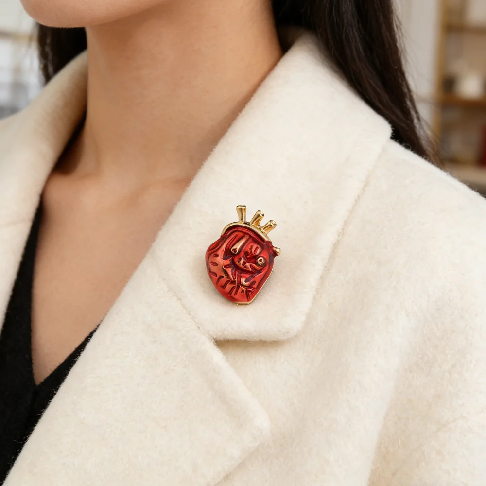 DCARZZ Cardiology Heart Red Translucent Brooch Medical Anatomy Pin Jewelry Lapel Badge for Doctor Nurse Medicine Student