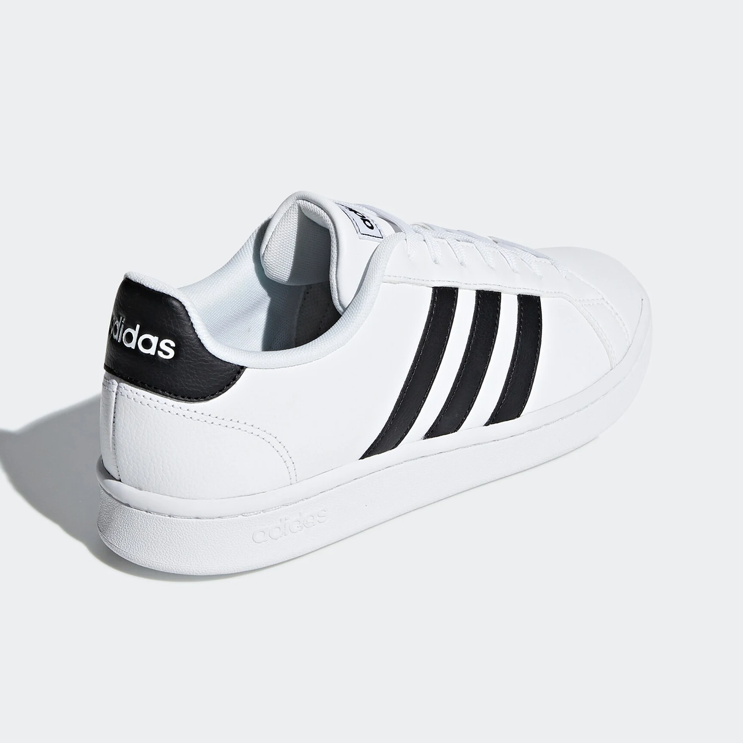 حذاء رياضي Adidas Official Genuine Spring للرجال والنساء كاجوال مريح NEO F36392