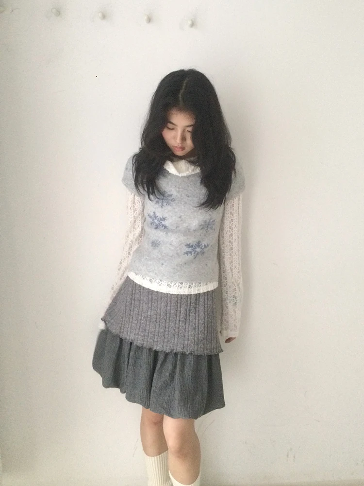 

SicAstra Original Double Color Retro Snowflake Knitted Vest ort Sve Sweater Underwear Women's Faion Autumn 2024