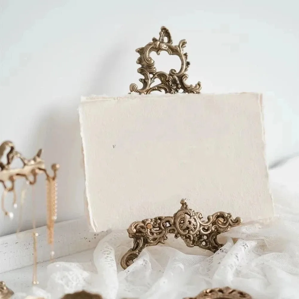 Vintage Design Creative Frame Bracket Gold Metal Frame Art Photo Frame Holder Elegant Durable Display Storage Rack Bedroom Decor