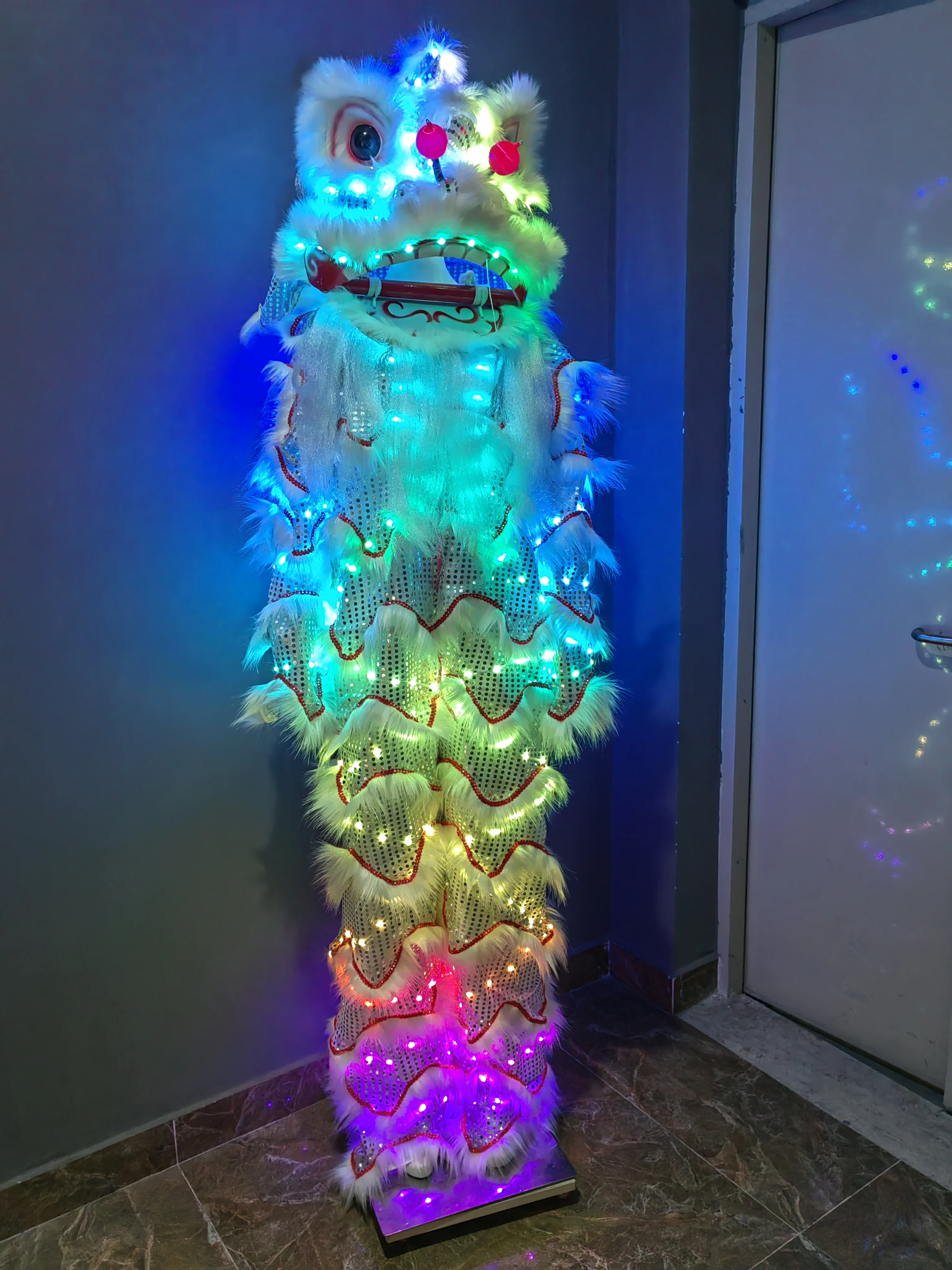 LED single lion glow-in-the-dark lion dance props bar restaurant luminous lion dance traditional holiday  party favors