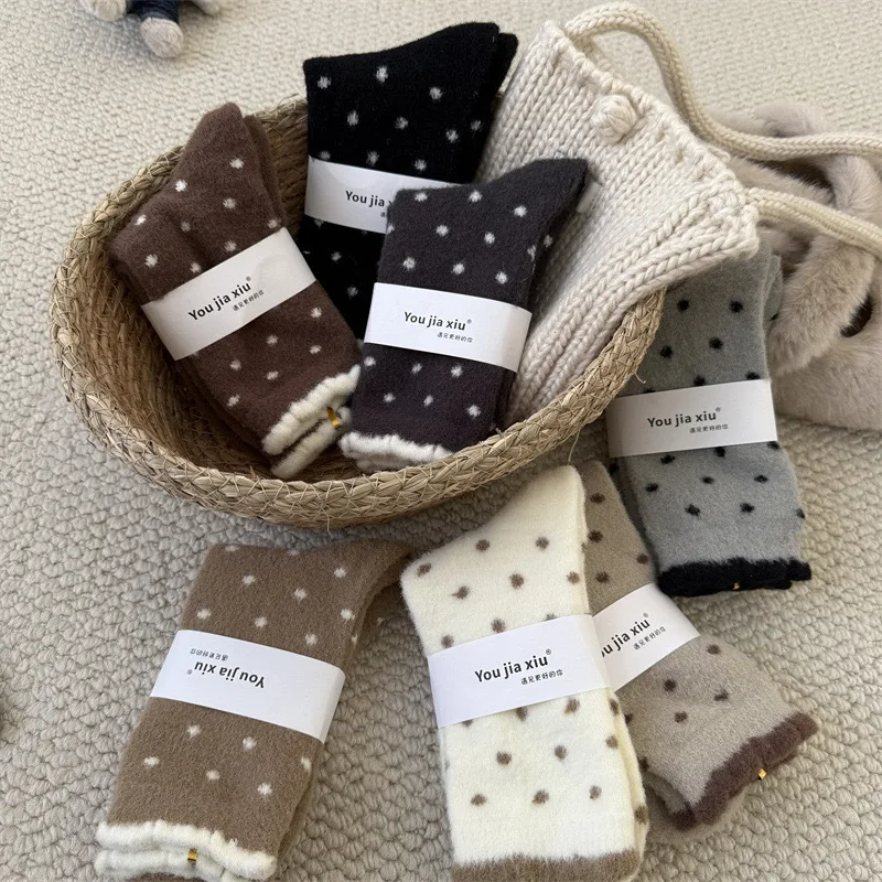 Winter Warm Thickened Polka Dot Plush Socks Women Girls Mid-calf Socks Fall Thickened Padded Warm Socks Home Sleep Floor Sox