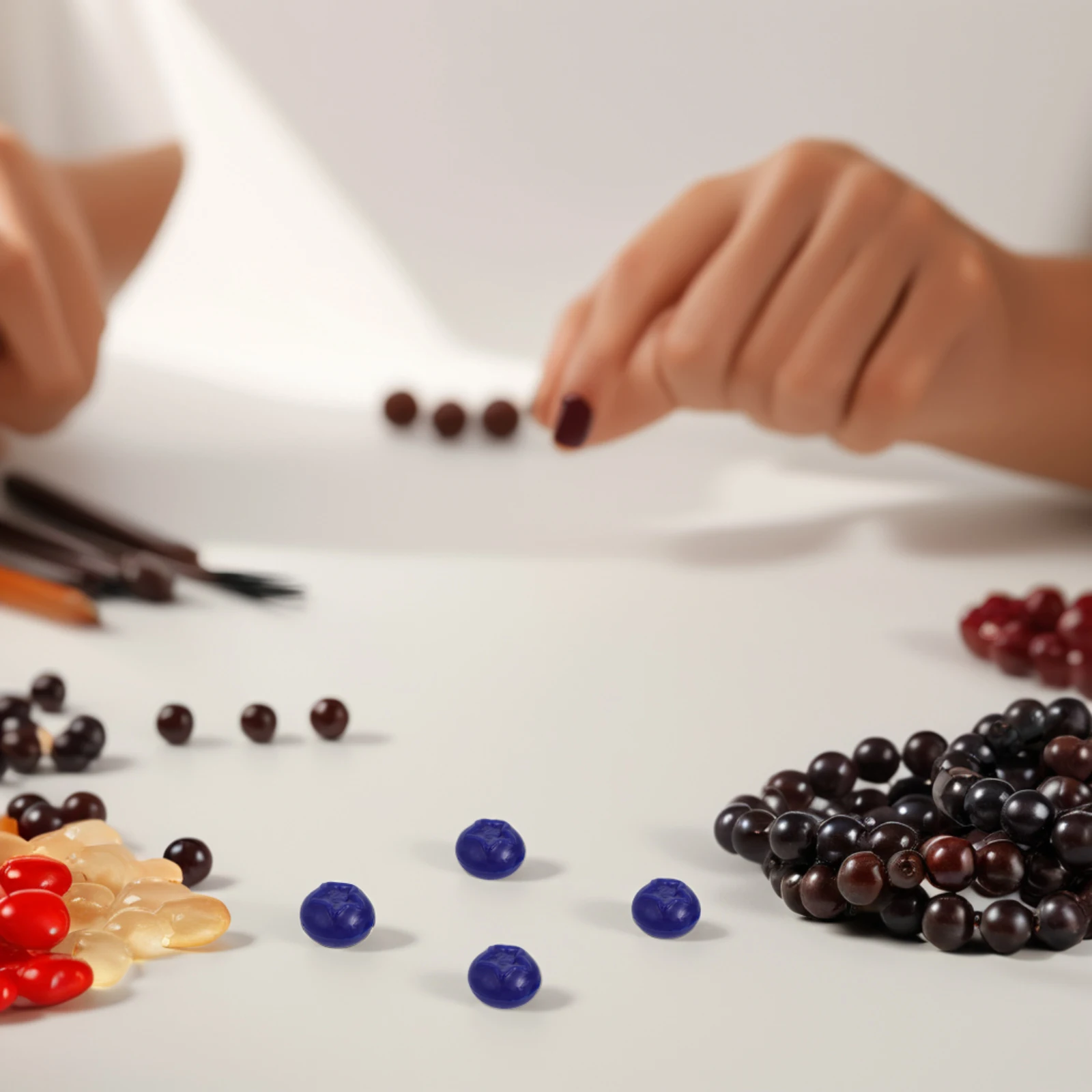 

50pcs Resin Blueberries Realistic Creative DIY Versatile Artificial Lifelike Faux Blue Berries Fruits Home Decor