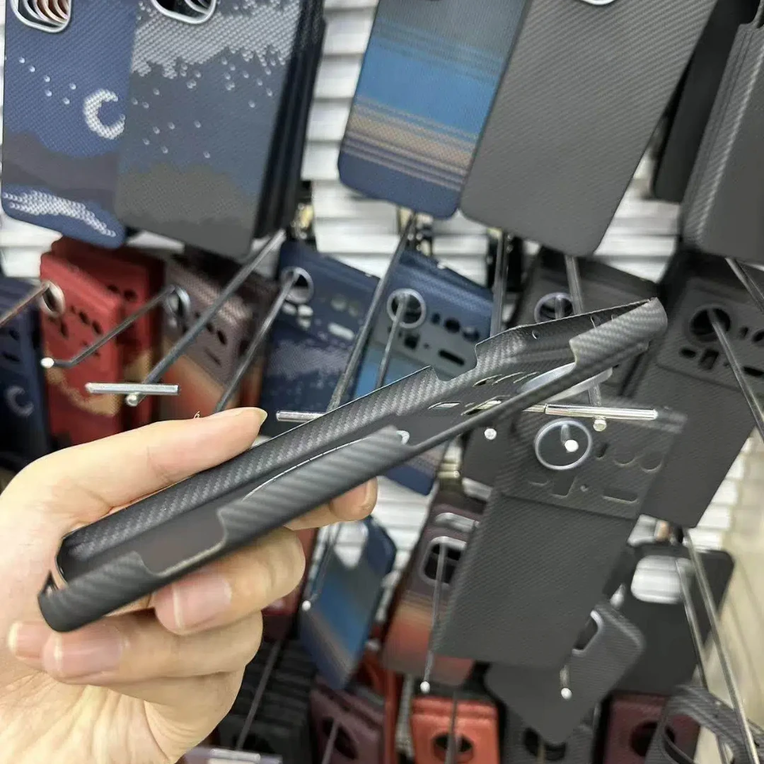 حافظة MagSafe لهاتف Nubia Z80 Ultra من ألياف الكربون غطاء مغناطيسي رفيع للغاية وخفيف الوزن ومضاد للخدش