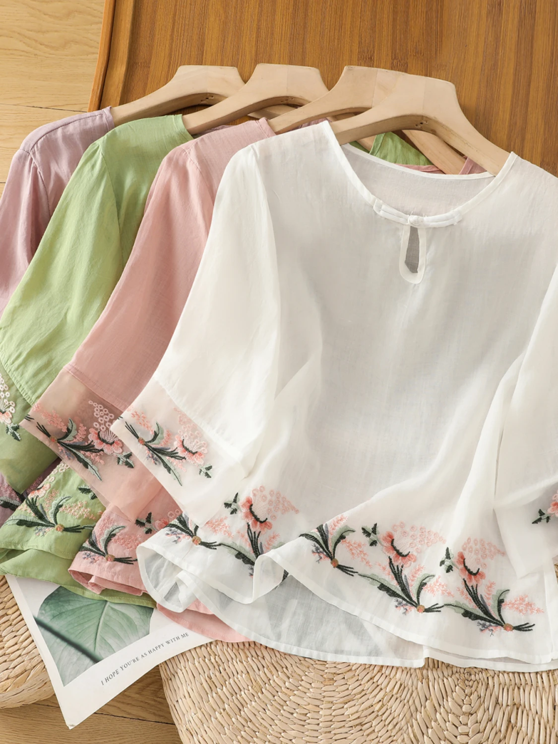 

Новинка 2025, летний женский топ из хлопка и льна с тяжелой вышивкой, большой размер, европейский лоскутный топ из органзы, свободный топ на пуговицах